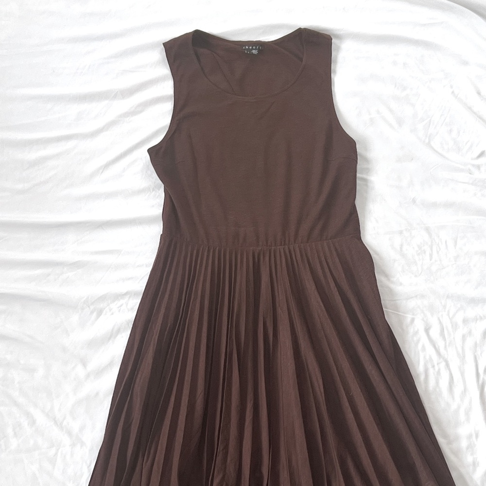 THEORY VALLEN PLEATED JERSEY CUTOUT BROWN DRESS.